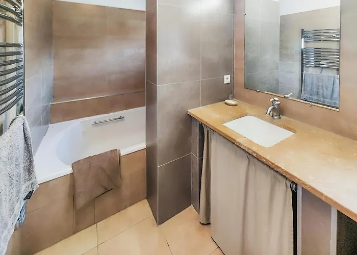 2 Bedroom Lovely In Saint-laurent-de-la-ca * Saint-Laurent-de-la-Cabrerisse